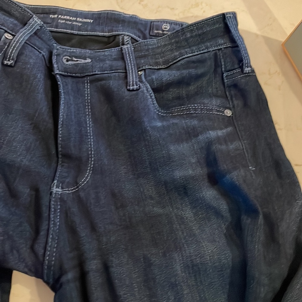 The Farrah Skinny dark blue. Great condition-
